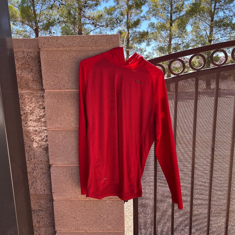 Nike Dri-Fit Long Sleeve - L